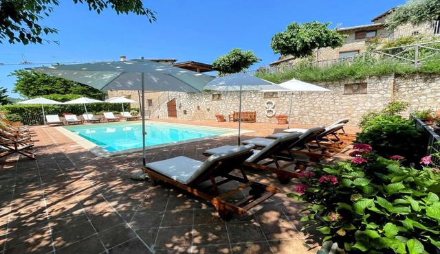 Spoleto Splash : Tower with private garden + terraces - sleeps 4/5