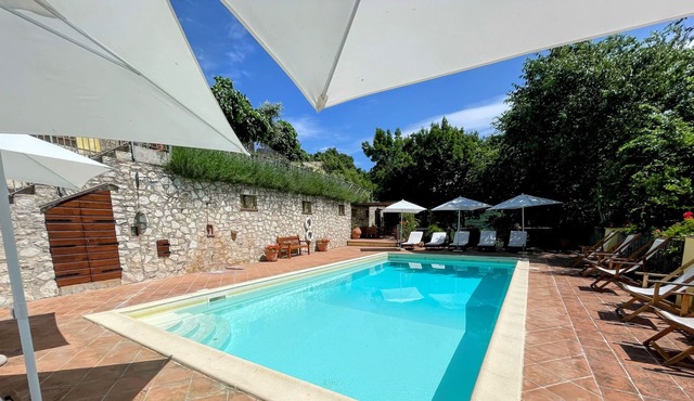 Spoleto Splash/whole Private Village/sleeps 24