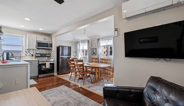 Steps to Hampton Beach and all entertainment! 4 bedrooms, pet friendly!
