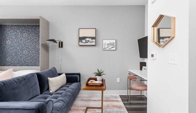 Studio Apt in the Center of Downtown by Cozysuites