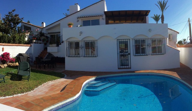 Stunning Andalusian beachside location with private pool and garden