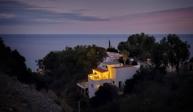 Stunning Sea Views From Villa, 10 Minute Walk to Beach