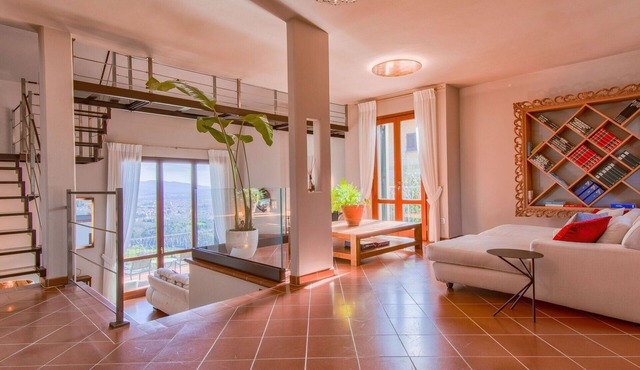 Stunning private villa for 9 people with WIFI, private pool, A/C, TV and balcony