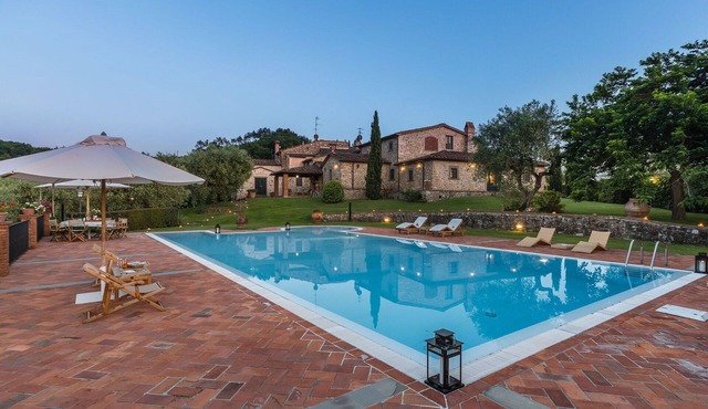 Stunning private villa for 10 people with A/C, private pool, WIFI, hot tub, TV and panoramic view