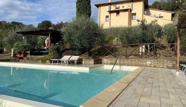 Stunning private villa with pool, WIFI, A/C, TV and pets allowed, close to San Gimignano