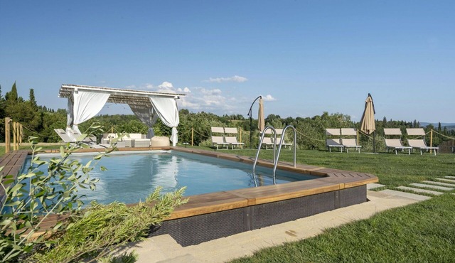 Stunning private villa with private pool, A/C, WIFI, TV, patio, pets allowed and panoramic view