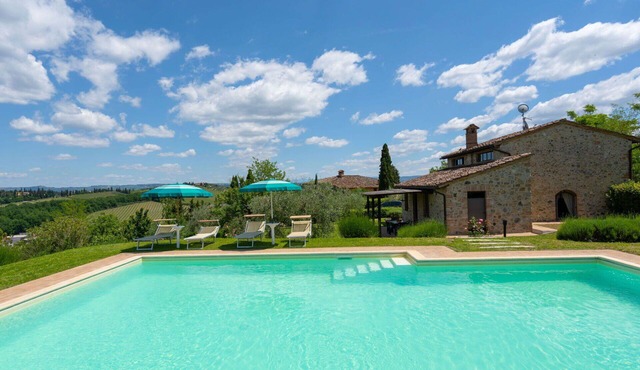 Stunning private villa for 6 people with private pool, A/C, WIFI, TV and panoramic view