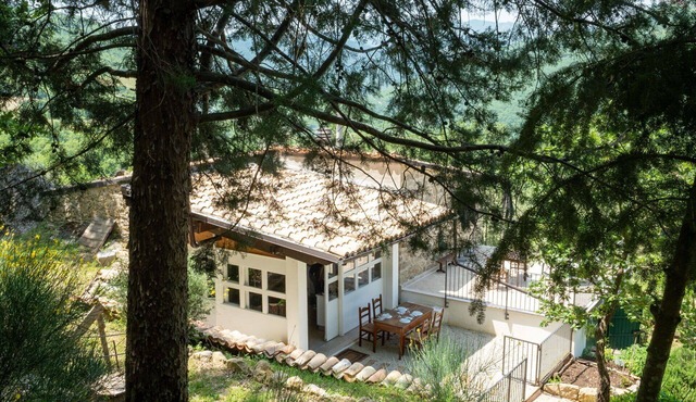 Stunning private villa for 5 guests with WIFI, terrace and pets allowed