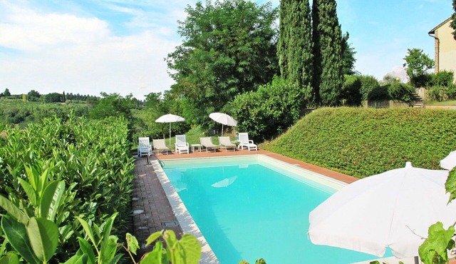 Stunning villa for 12 guests with private pool, WIFI, TV, terrace, pets allowed and panoramic v.
