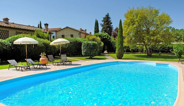 Stunning villa for 12 people with WIFI, private pool, TV, terrace and pets allowed
