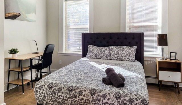 Stylish 2-bed 1-bath right by Wooster Square - Parking and laundry room included