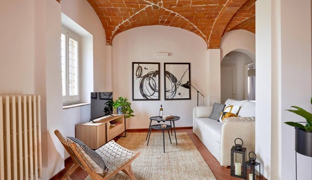 Stylish 2BR/1BA Farmstay Suite with Private Garden
