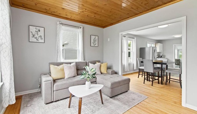 Stylish, Relaxing & Comfy 3 BDR Home