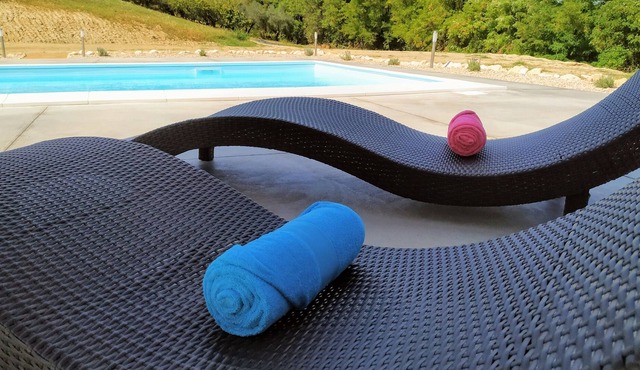 Stylish villa with private pool, Gran Sasso view and 30 minutes to sea/airport