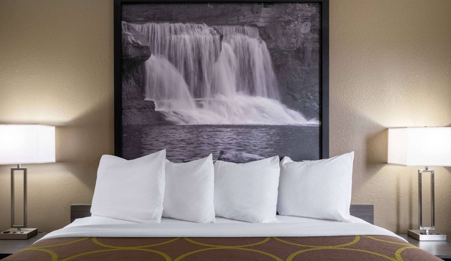 Super 8 by Wyndham Merrillville