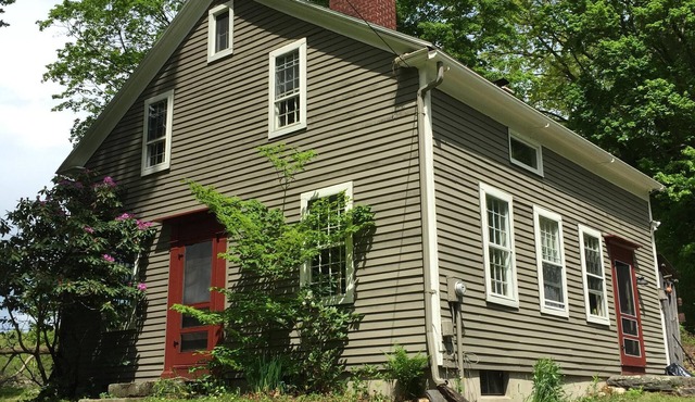 Sweet Beehive Cottage/Berkshire Foothills. Minimum 15 days