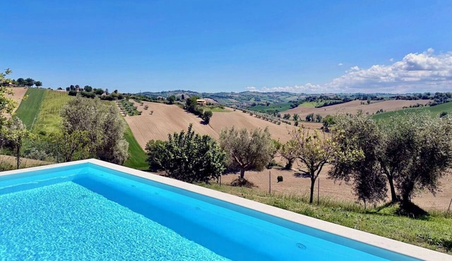 the Gelso in historic villa with pool in Senigallia
