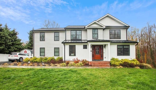 The General's House-Spacious Home w/Pool & Hot Tub
