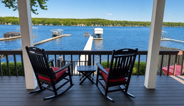The JacqShaq – Lakefront Getaway on Conesus Lake!