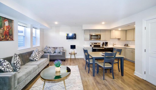 The Lenny: Modern Boutique Loft