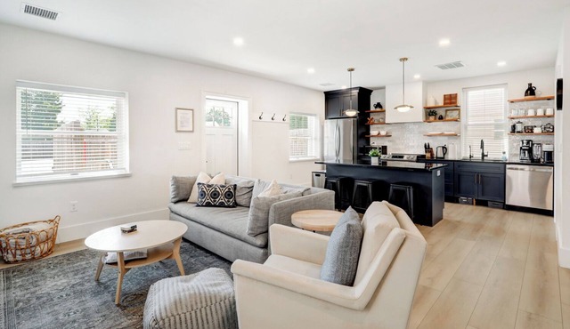 The Loft at Legacy Manor/Minutes from Sight&Sound and Downtown Lancaster