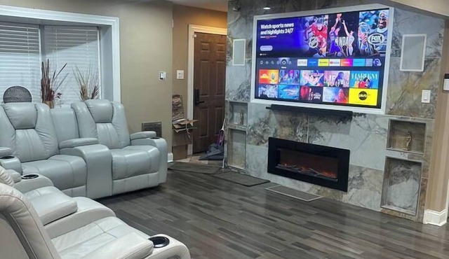 “The Marlowe” A Couples Getaway