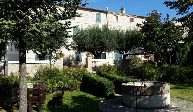 The overview (apartment courtyard view 5)