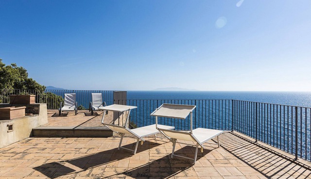 Torre Saracena luxury property to rent in Tuscany, with private sea access