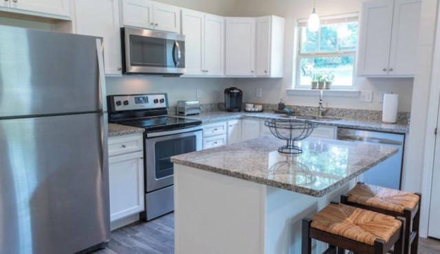 Tranquil 3-bedroom house in Duncan with WiFi access