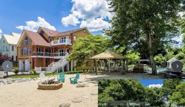 Truly Unique! Private Beach ~ Private Pool ~ 100' Dock ~ Outdoor Grill & Gazebo