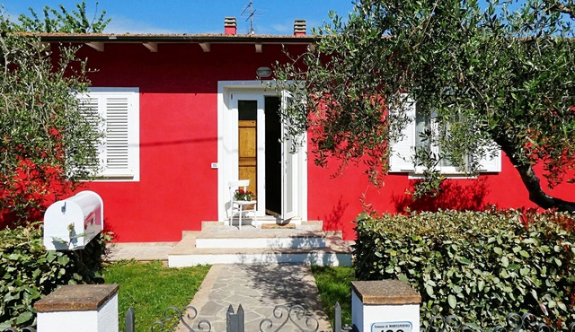 "Tuscan Orchard" Holiday House