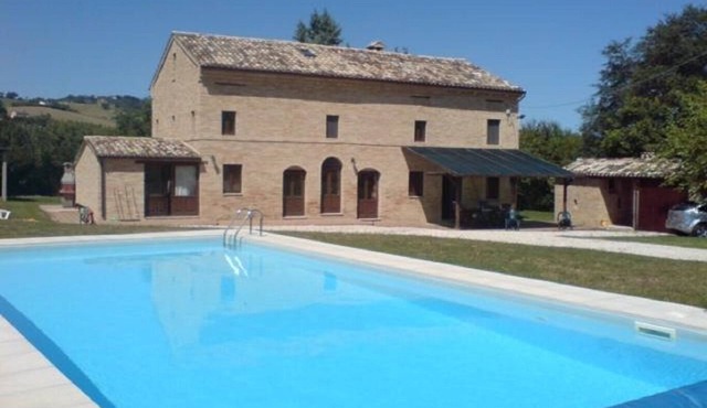 TYPICAL ITALIAN STYLE VILLA WITH POOL AND BILLIARDS