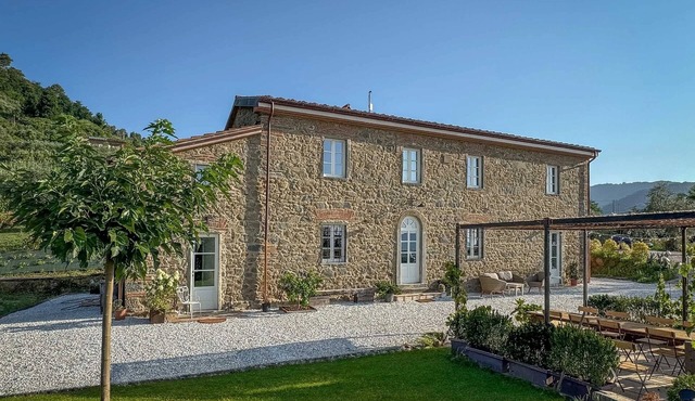 Typical Stone House with Swimming Pool 6/8 Pax in the countryside between Florence and Lucca.