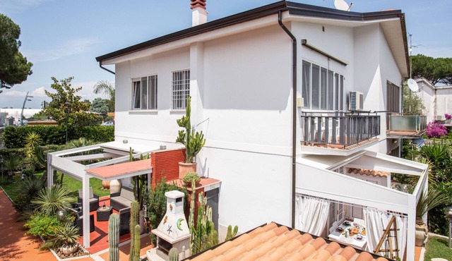 Unforgettable holidays in Villa Viola for 8 guests & Hot tub, 300 m from the sea