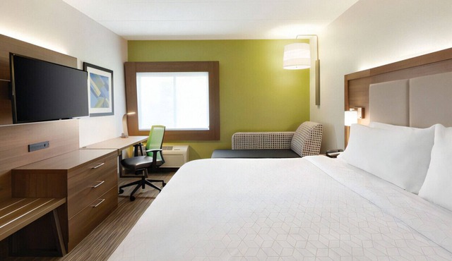 Unplug & Relax In Elegant Staycation Experience