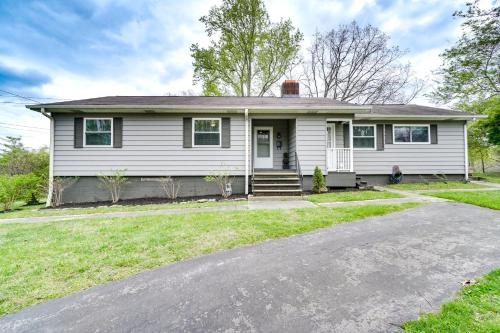 Updated Home: Central Oak Ridge Location