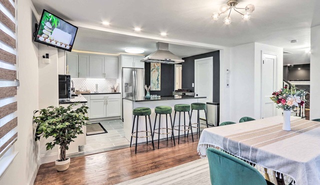 Upscale Waterbury Retreat w/Indoor Hot Tub!