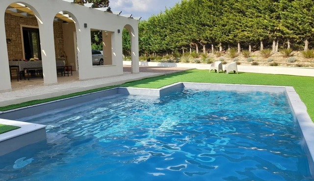 Vacation villa with private pool Italy in Rome for friends and families