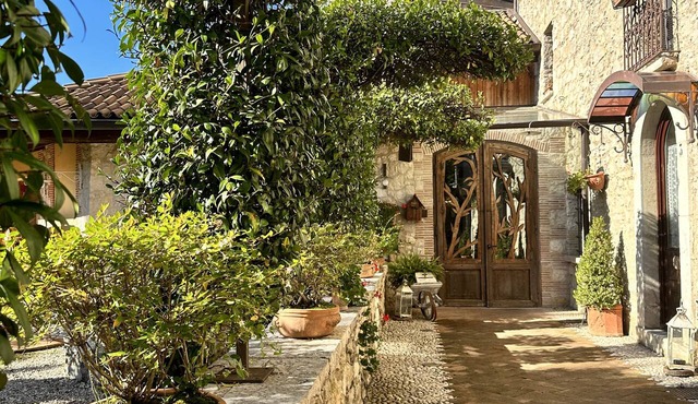 Valle Dell'Aquila Country House