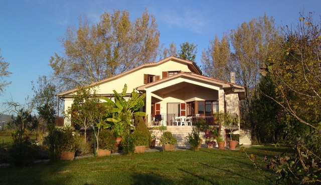 Villa Alberto, tranquil countryside btw Rome & Naples, stunning mountain views