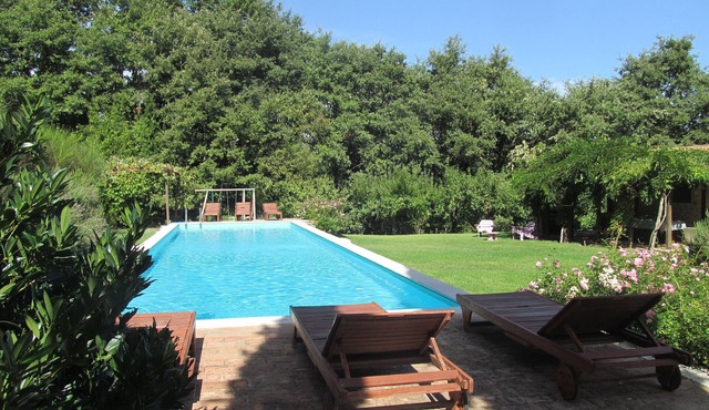 Villa Alle Querce, Large Farmhouse , stunning view of Todi and large pool
