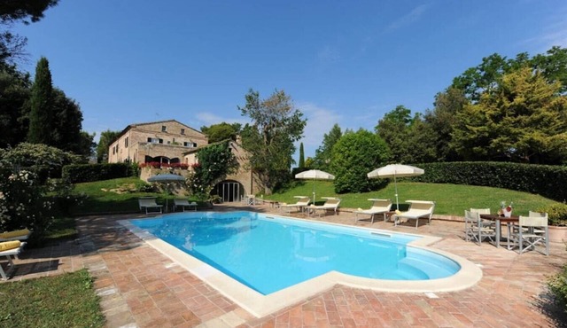 Villa Baci - Large private property with two pools