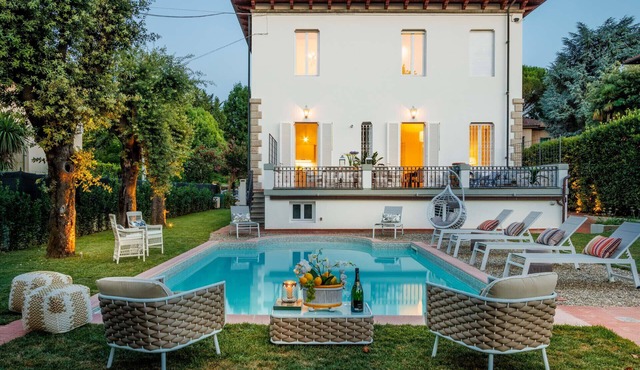 Villa Buonamici, a Luxury Villa with Pool in a walking distance from Lucca