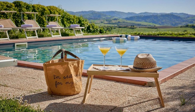 Villa Candelara - Private villa, 6 bedrooms, pool, A/C, wifi, see, Marche