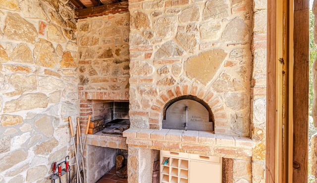 Villa Cedri, typical Tuscan farmhouse with private swimming pool located amongst gentle hills, 2.