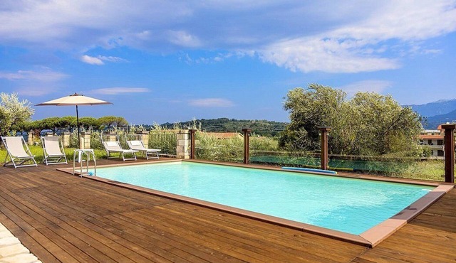 Villa Celestina: A welcoming two-story apartment that is part of a villa situated in a quiet location, a few minutes from the town center, with Free WI-FI.