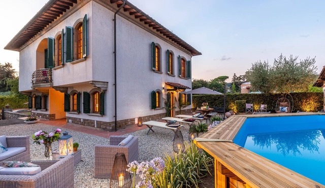Villa Cesare, a Convenient 4 bedroom Villa with Pool close to Lucca Town