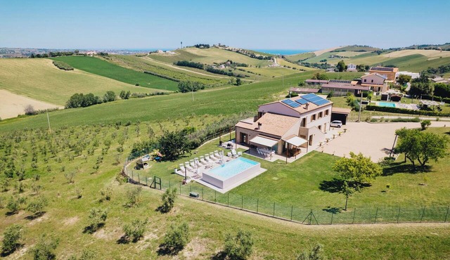 Villa Clair - Charming Villa in Marche Countryside