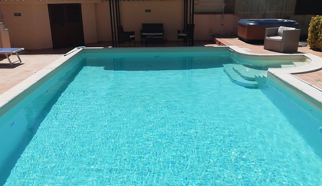 Villa Colle La Guardia Pool & Jacuzzi