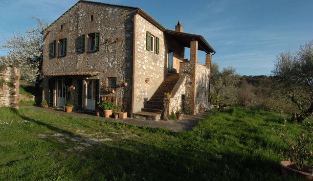 Villa/country house with panoramic views 80 km from Rome